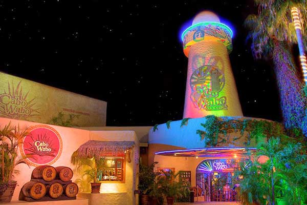 Nightlife, clubs and bars in Cabo